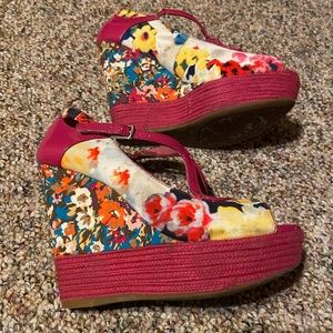 Gianni Bini Wedges 👠